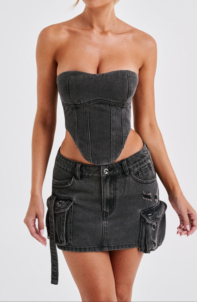 Effortlessly Elegant Garment with a Timeless Design