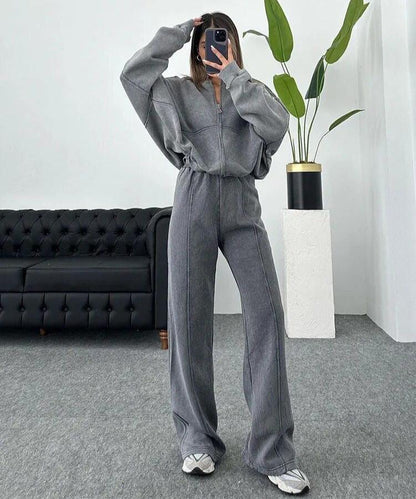 Effortlessly Elegant Garment with a Timeless Design