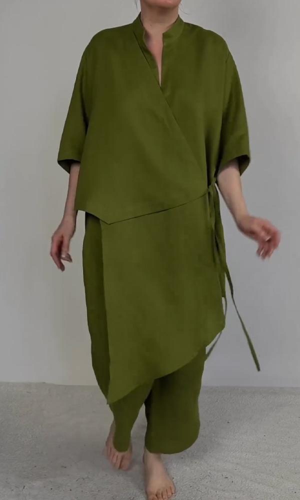 Effortlessly Elegant Pants with a Timeless Design