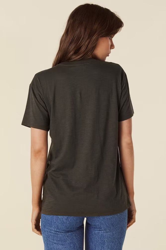Elegantly Styled Pullover for Everyday Wear