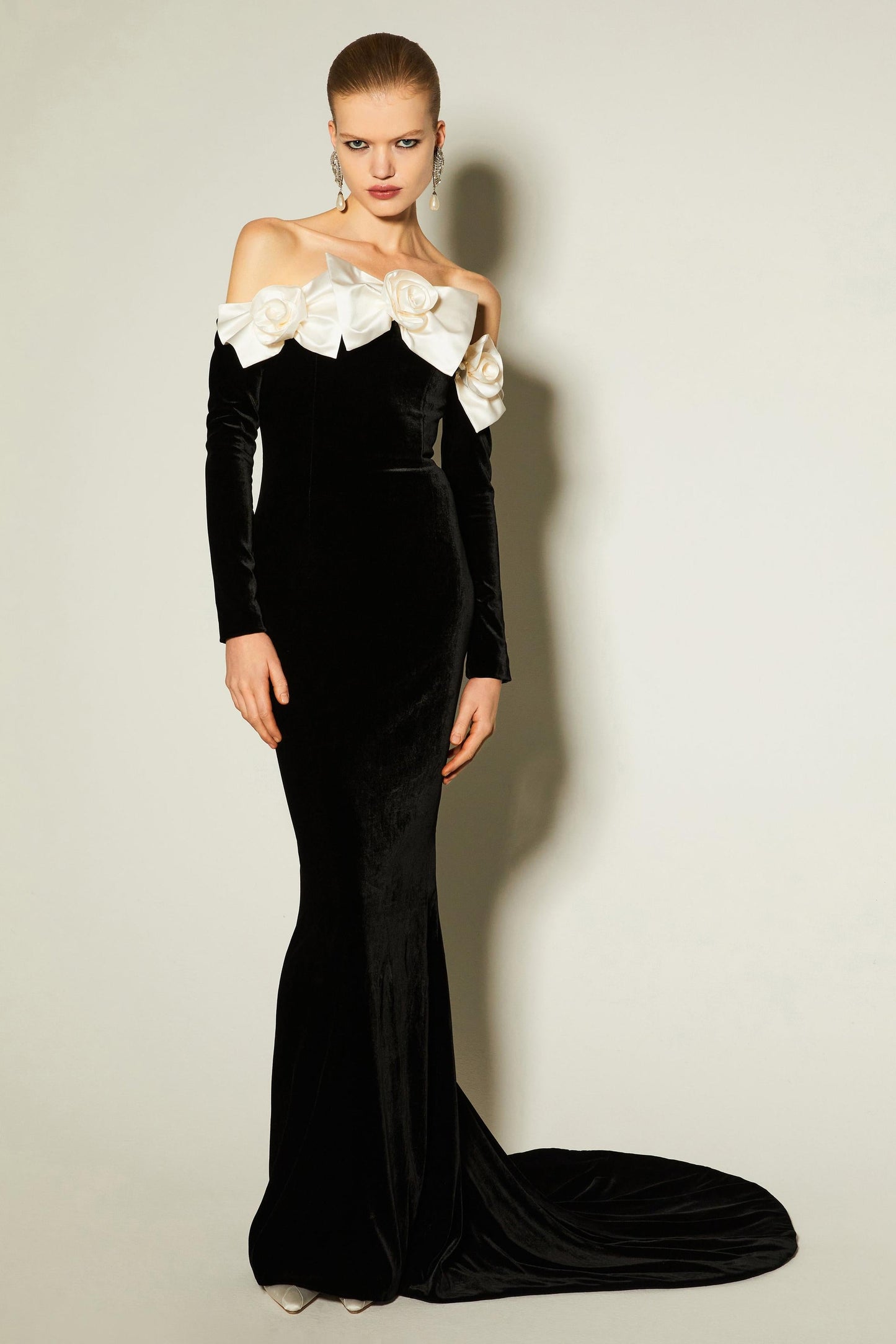 Gracefully Styled Dress for Any Occasion