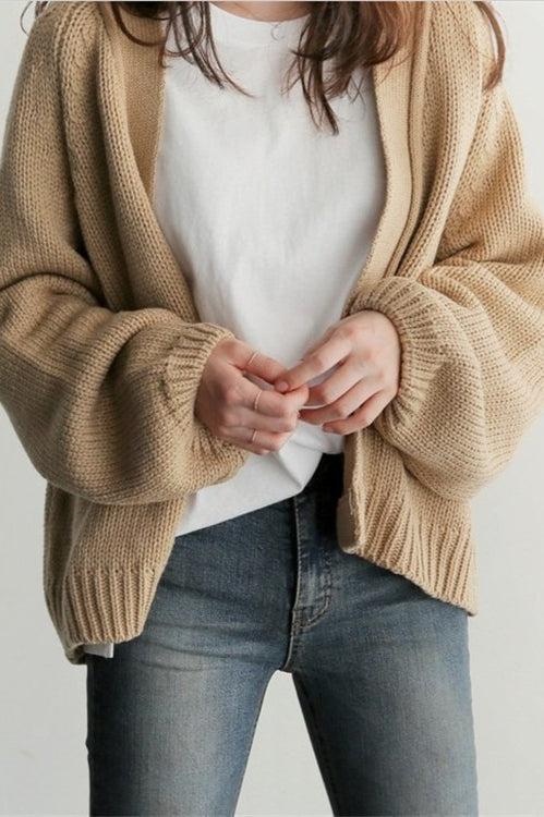 Effortlessly Elegant Cardigan with a Timeless Design