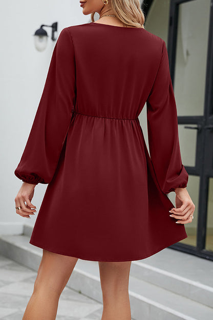 Beautifully Finished Dress in a Timeless Design