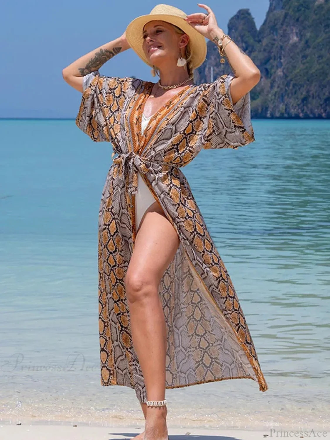 Well Tailored Bikini with a Graceful Silhouette