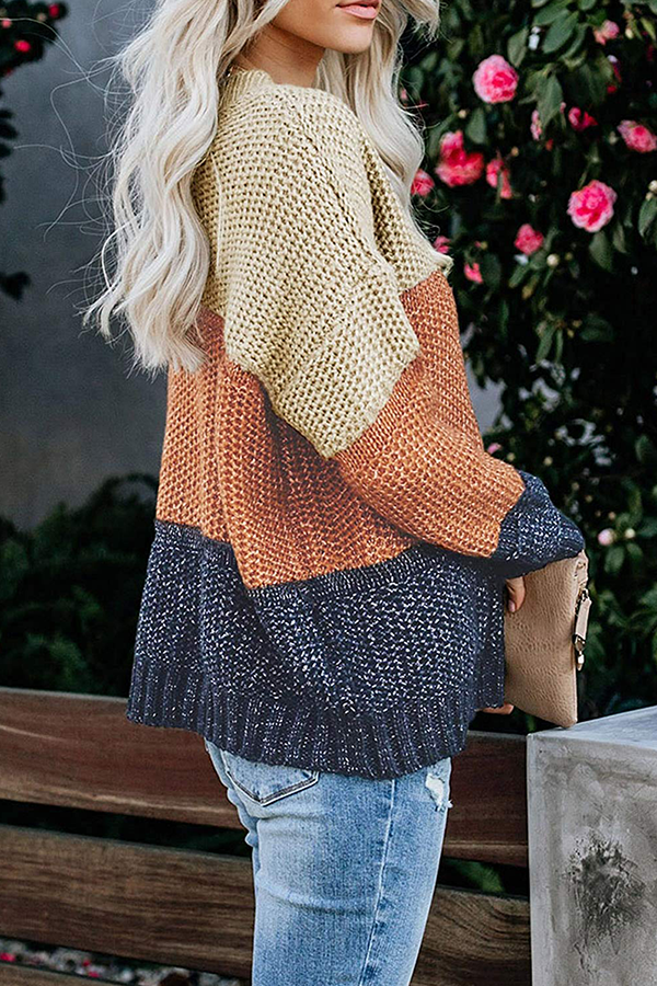 Effortlessly Elegant Sweater with a Timeless Design