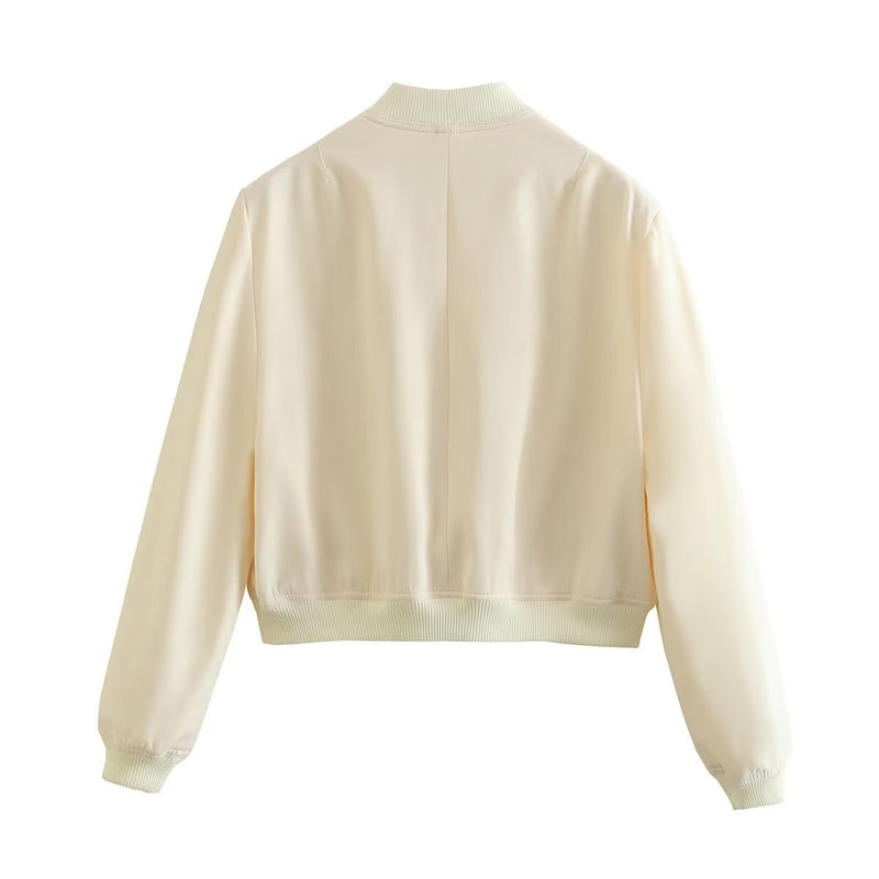 Effortlessly Elegant Jacket with a Timeless Design
