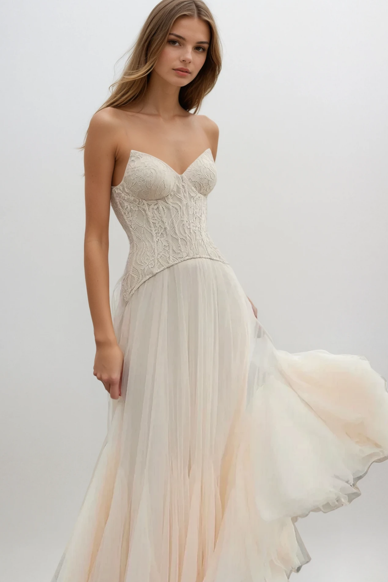Well Tailored Dress with a Graceful Silhouette