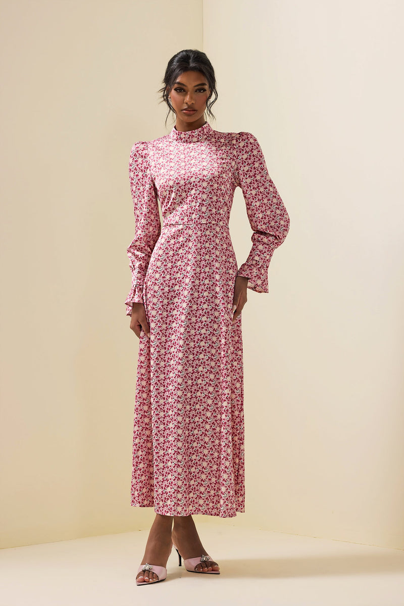 Beautifully Finished Dress in a Timeless Design