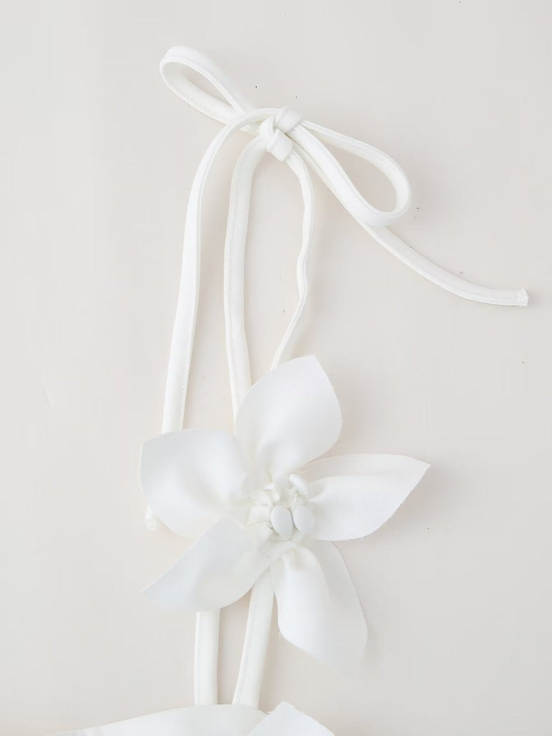Effortlessly Elegant Top with a Timeless Design
