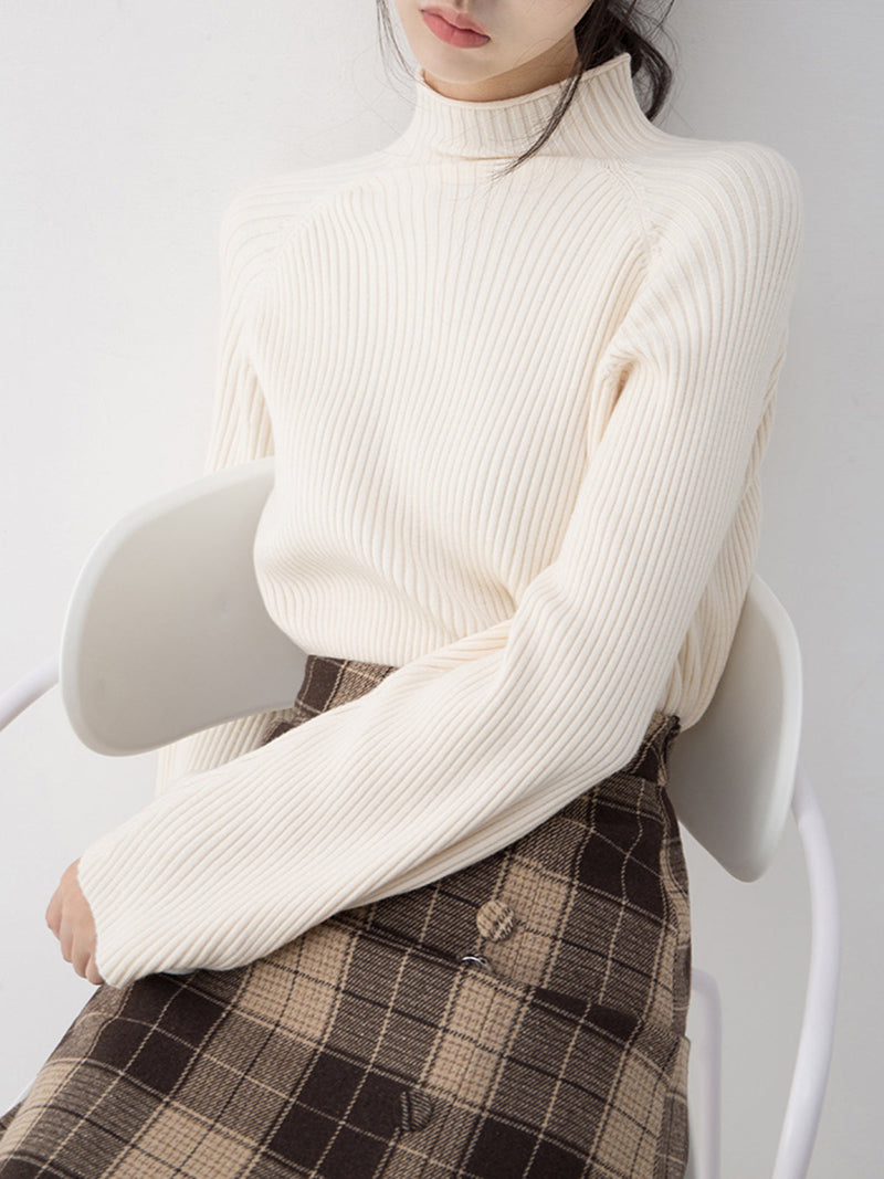 Effortlessly Elegant Sweater with a Timeless Design