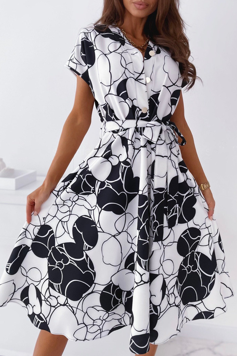 Classic Vintage Dress with a Flattering Fit