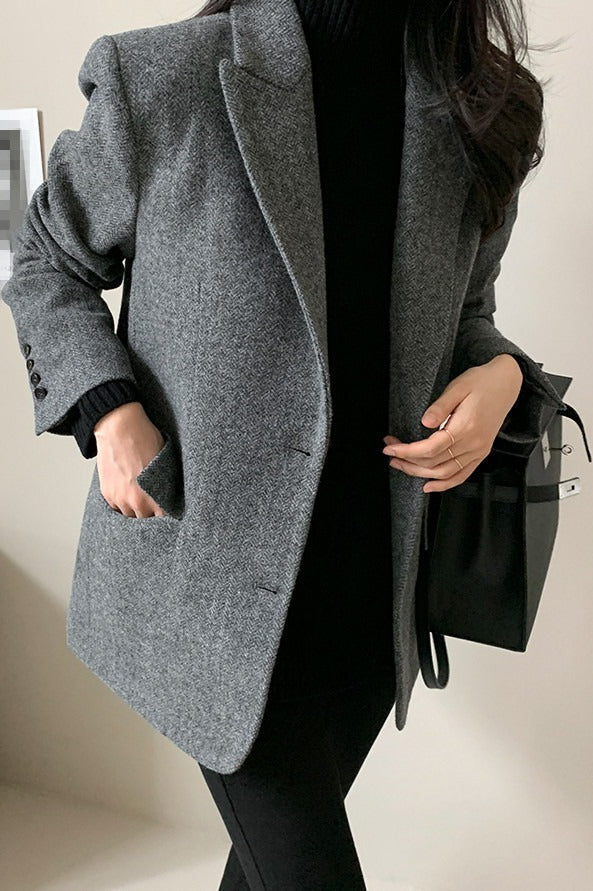 Gracefully Styled Garment for Any Occasion