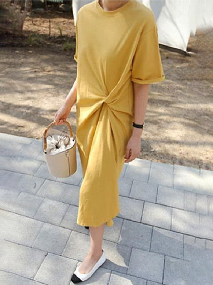 Well Tailored Dress with a Graceful Silhouette