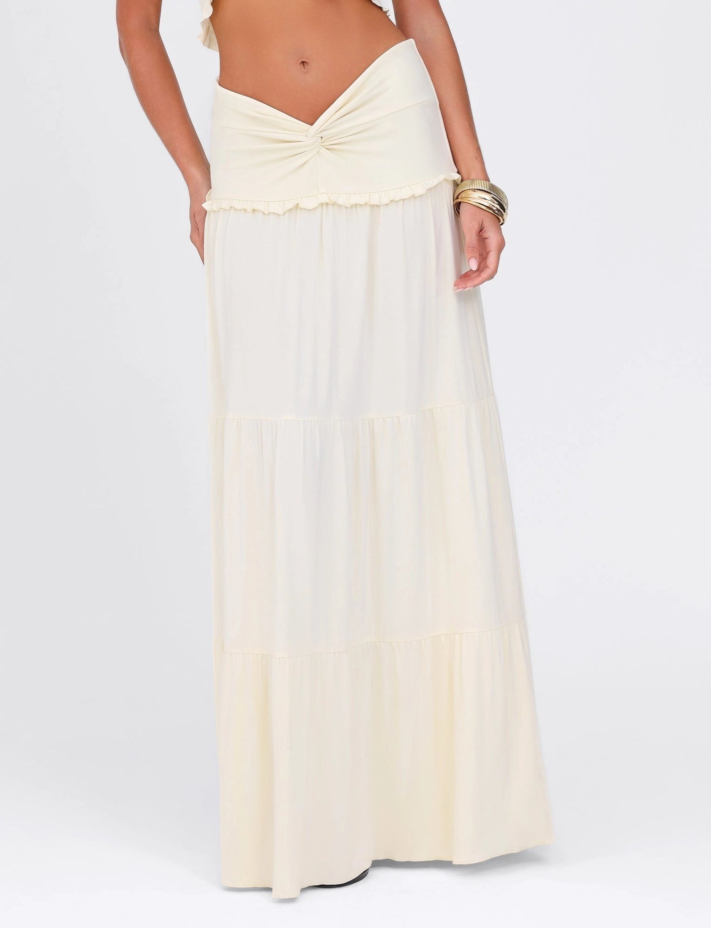 Effortlessly Elegant Garment with a Timeless Design