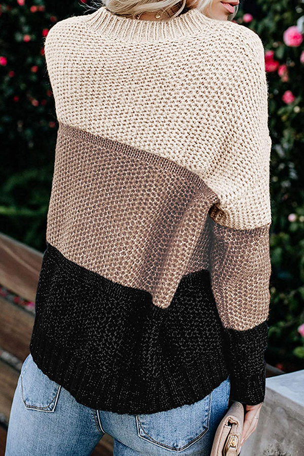 Effortlessly Elegant Sweater with a Timeless Design