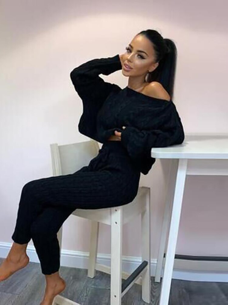 Classic Vintage Sweater with a Flattering Fit