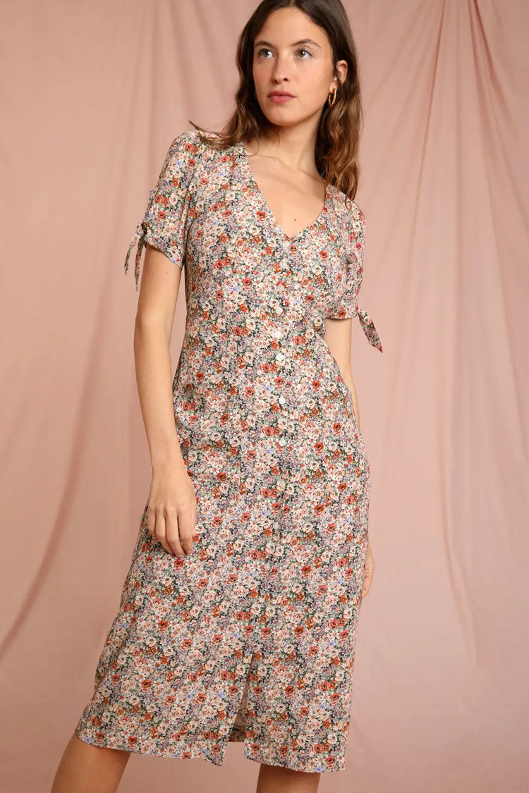 Sophisticated Dress with a Clean Classic Look