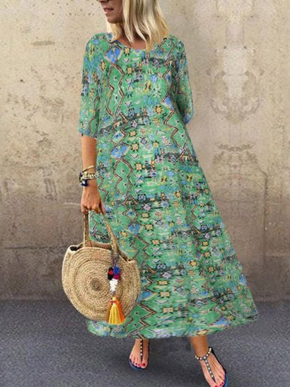 Effortlessly Elegant Dress with a Timeless Design