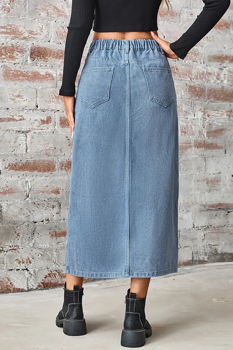 Effortlessly Elegant Garment with a Timeless Design