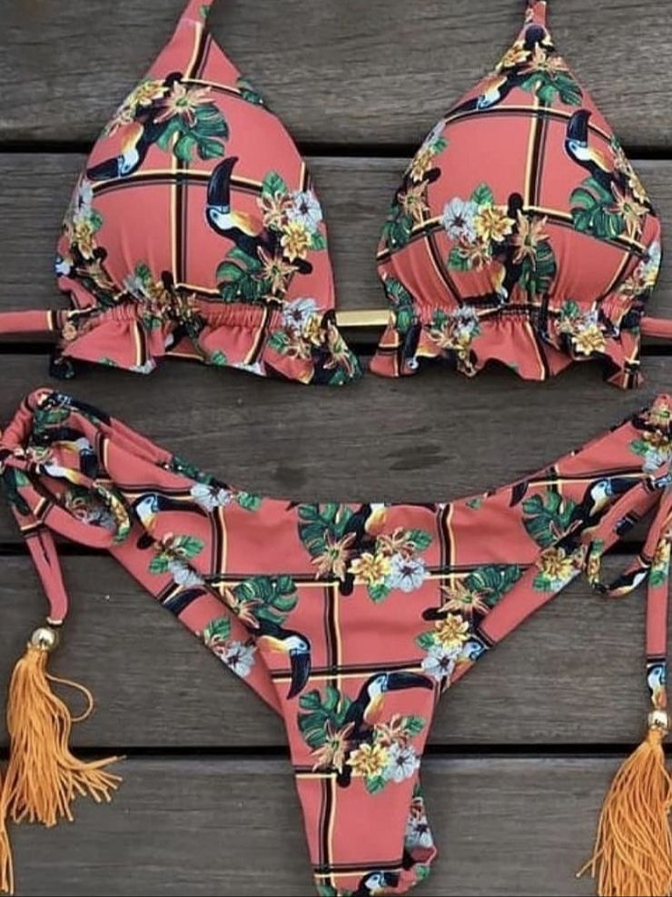Classic Vintage Bikini with a Flattering Fit
