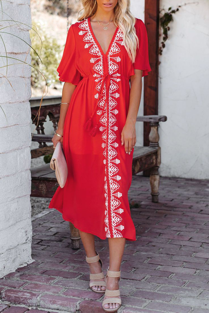 Well Tailored Dress with a Graceful Silhouette