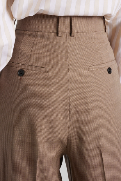 Effortlessly Elegant Garment with a Timeless Design