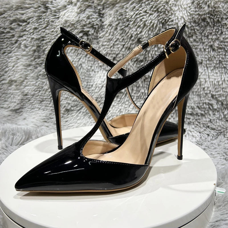 Effortlessly Elegant Shoes with a Timeless Design