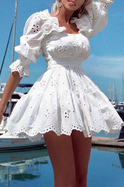 Beautifully Finished Dress in a Timeless Design