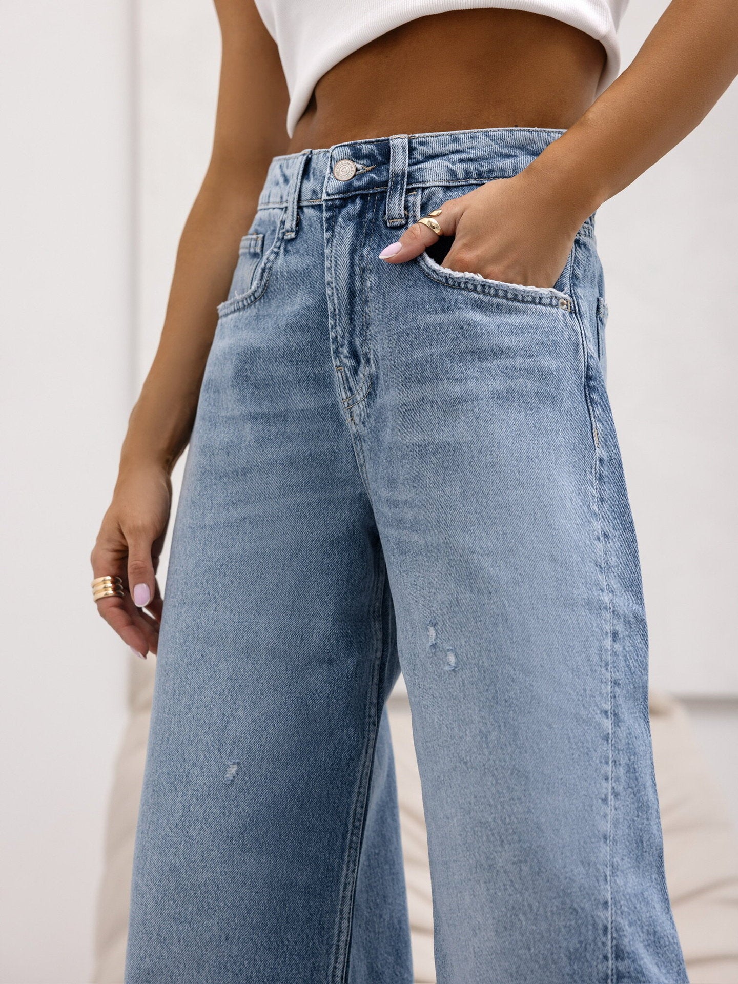 Sophisticated Garment with a Clean Classic Look