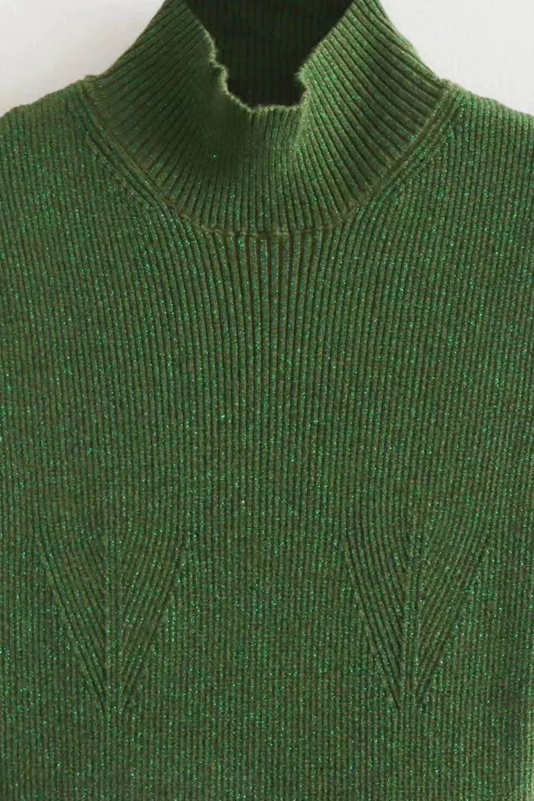 Well Tailored Sweater with a Graceful Silhouette