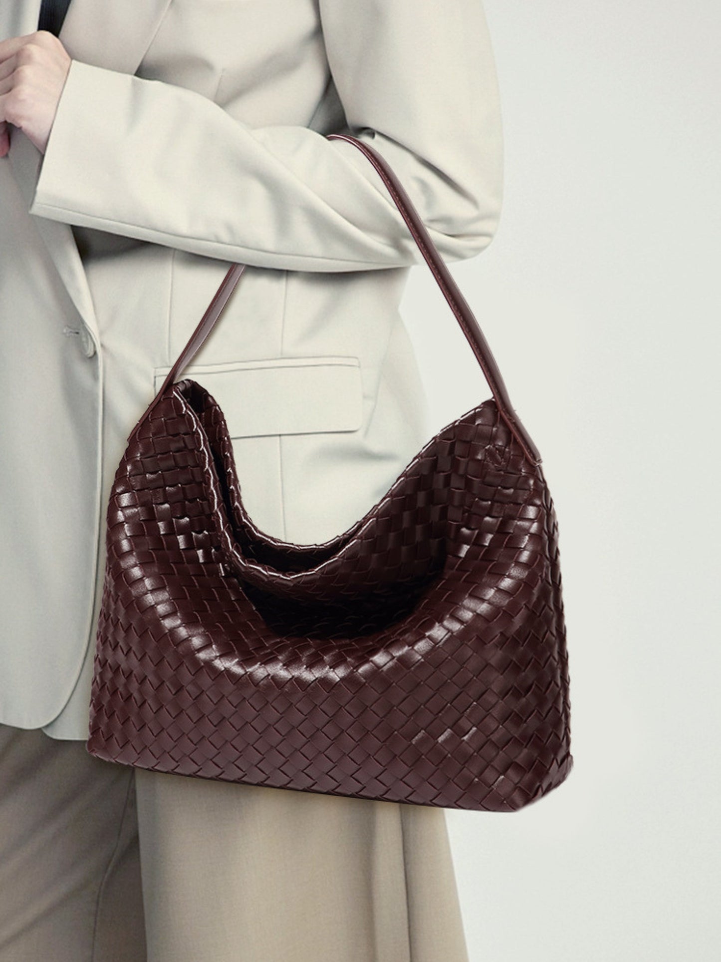 Beautifully Finished Bag in a Timeless Design