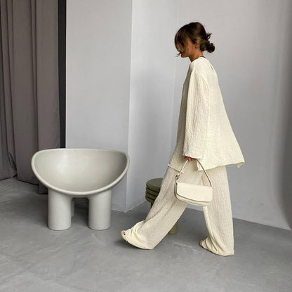 Elegantly Styled Trousers for Everyday Wear