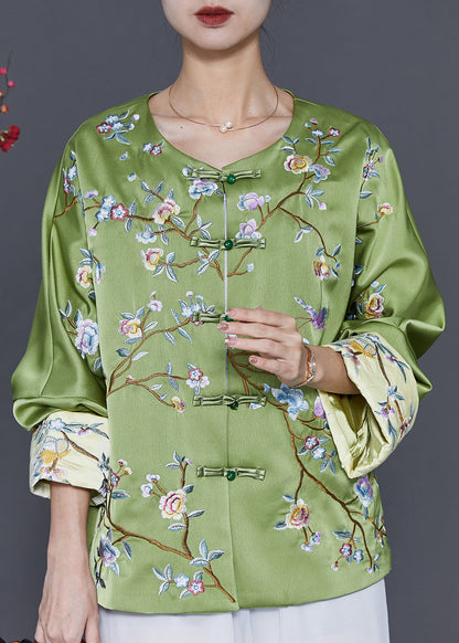Effortlessly Elegant Coat with a Timeless Design