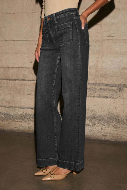 Effortlessly Elegant Garment with a Timeless Design