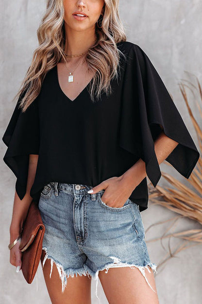 Effortlessly Elegant Blouse with a Timeless Design