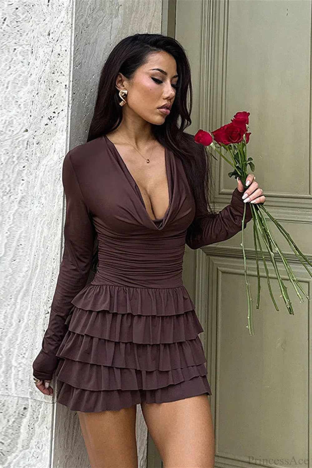 Beautifully Finished Dress in a Timeless Design