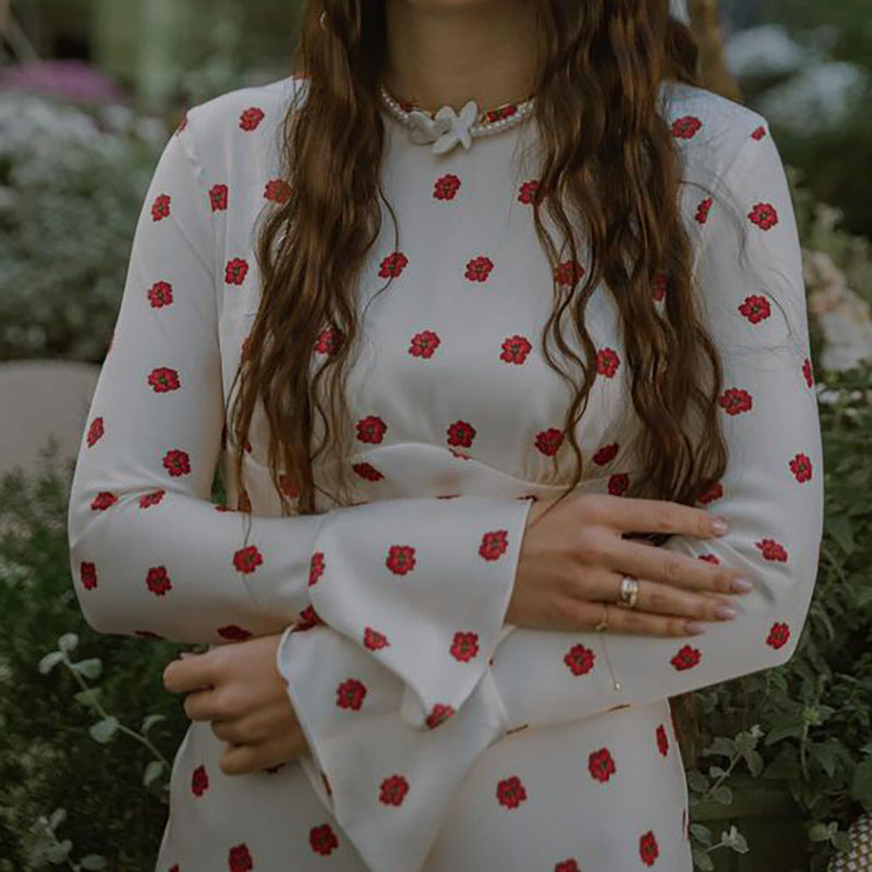 Well Tailored Dress with a Graceful Silhouette