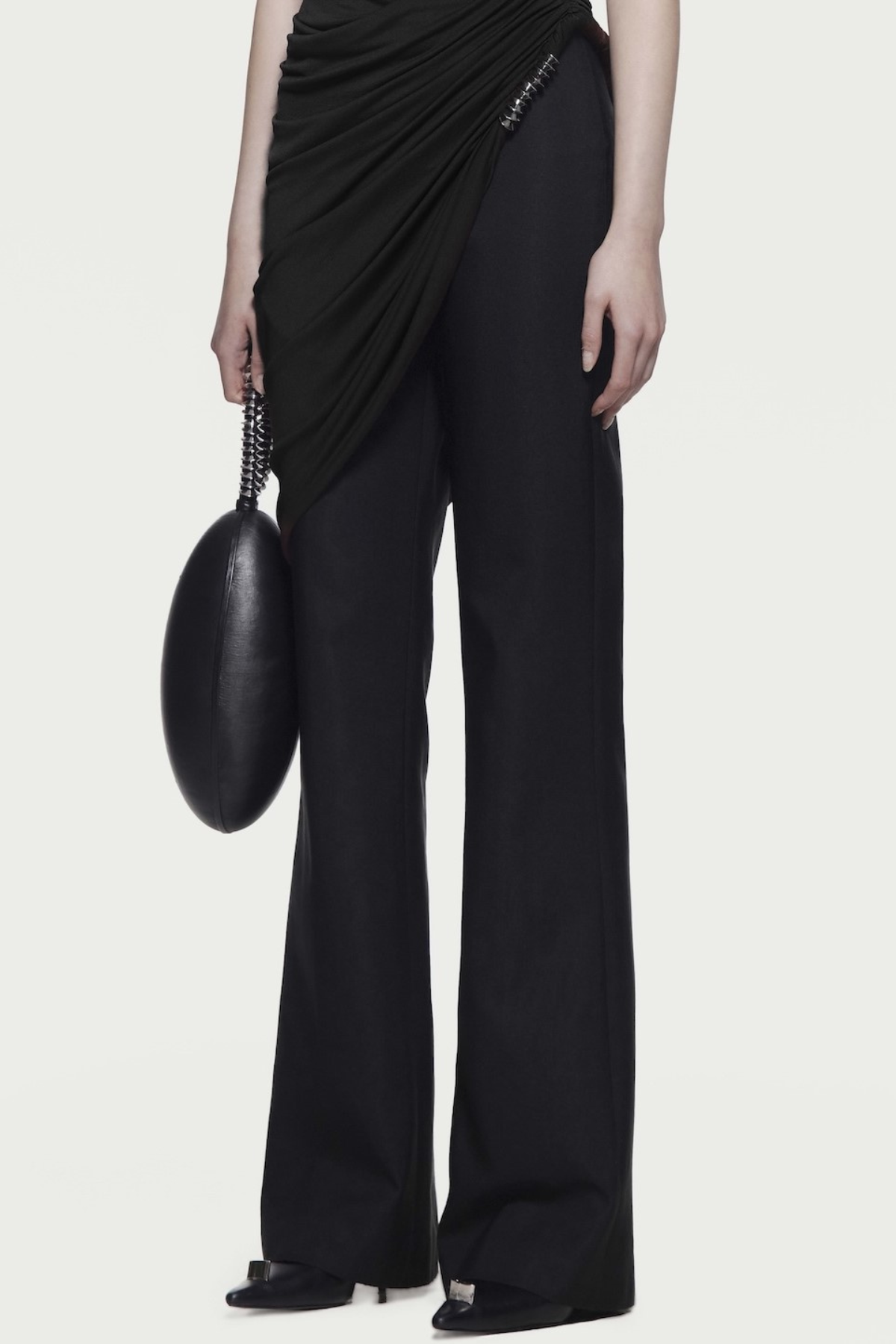 Well Tailored Top with a Graceful Silhouette