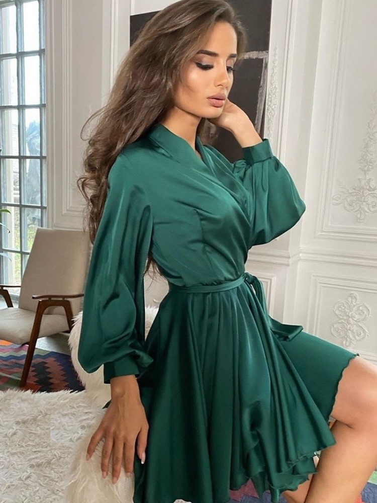 Classic Vintage & Enduringly Stylish Dress