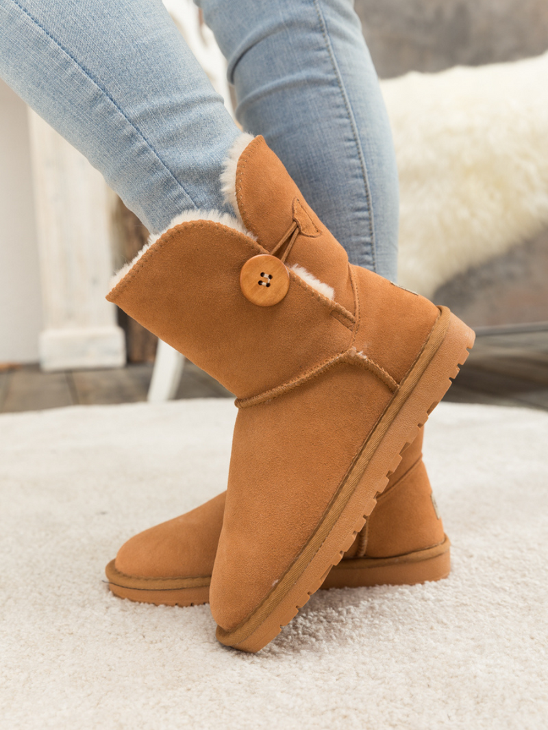 Polished Boots with an Effortless Classic Look