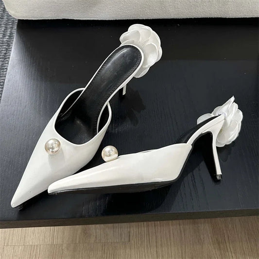 Well Tailored Heels with a Graceful Silhouette