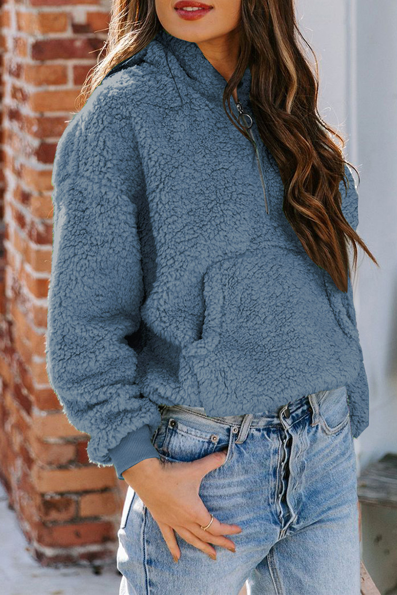 Well Tailored Top with a Graceful Silhouette