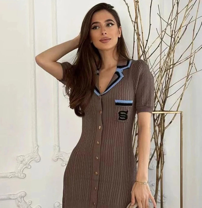 Well Tailored Dress with a Graceful Silhouette