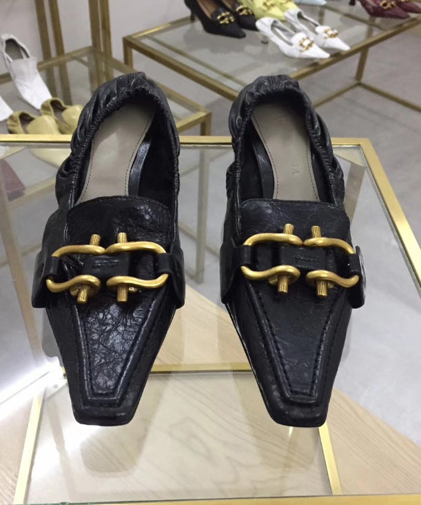 Well Tailored Heels with a Graceful Silhouette