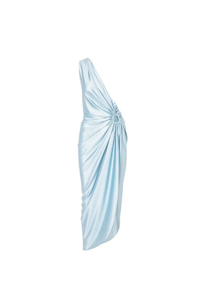 Well Tailored Swimsuit with a Graceful Silhouette