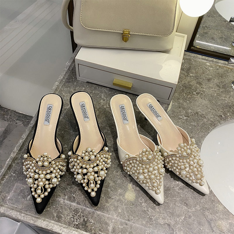 Well Tailored Heels with a Graceful Silhouette