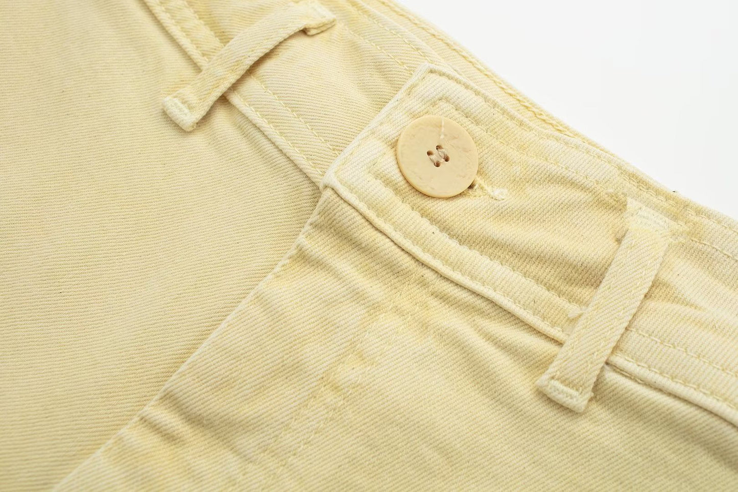 Beautifully Finished Trousers in a Timeless Design