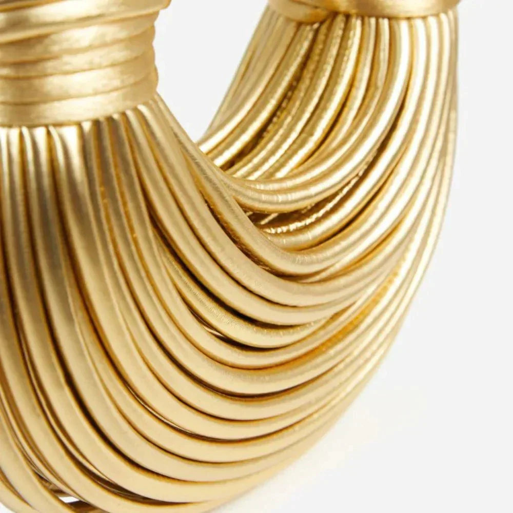 Beautifully Crafted Bag in a Classic Style