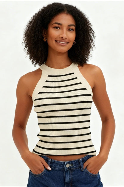 Well Tailored Top with a Graceful Silhouette