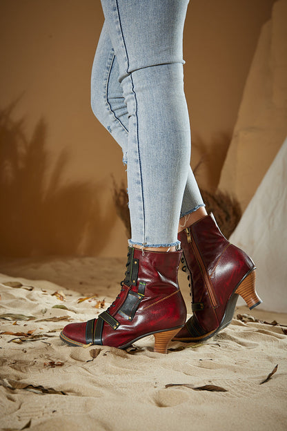 Effortlessly Elegant Boots with a Timeless Design